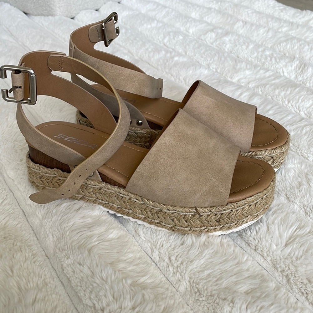 Espadrille sandals size size 7